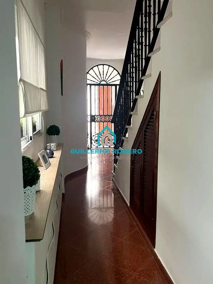Houses for sale in La Puebla del Río  with Air Conditioner