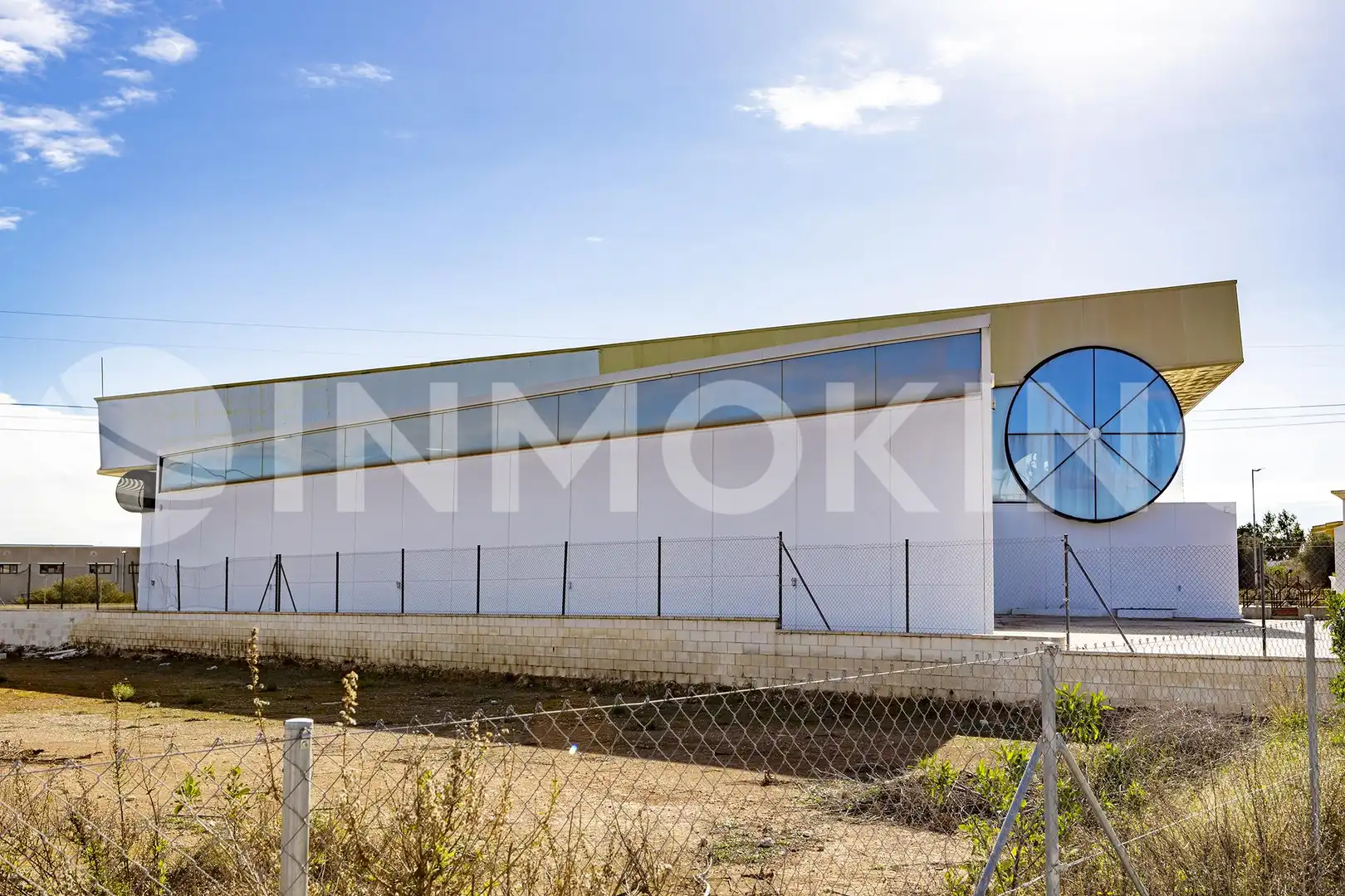 Außenansicht von Fabrikhallen zum Verkauf in Valencia