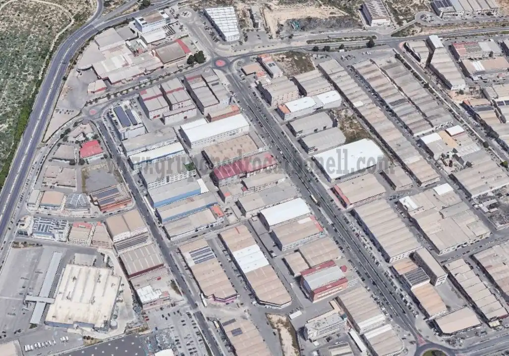 Industrial building to rent in Elche ciudad