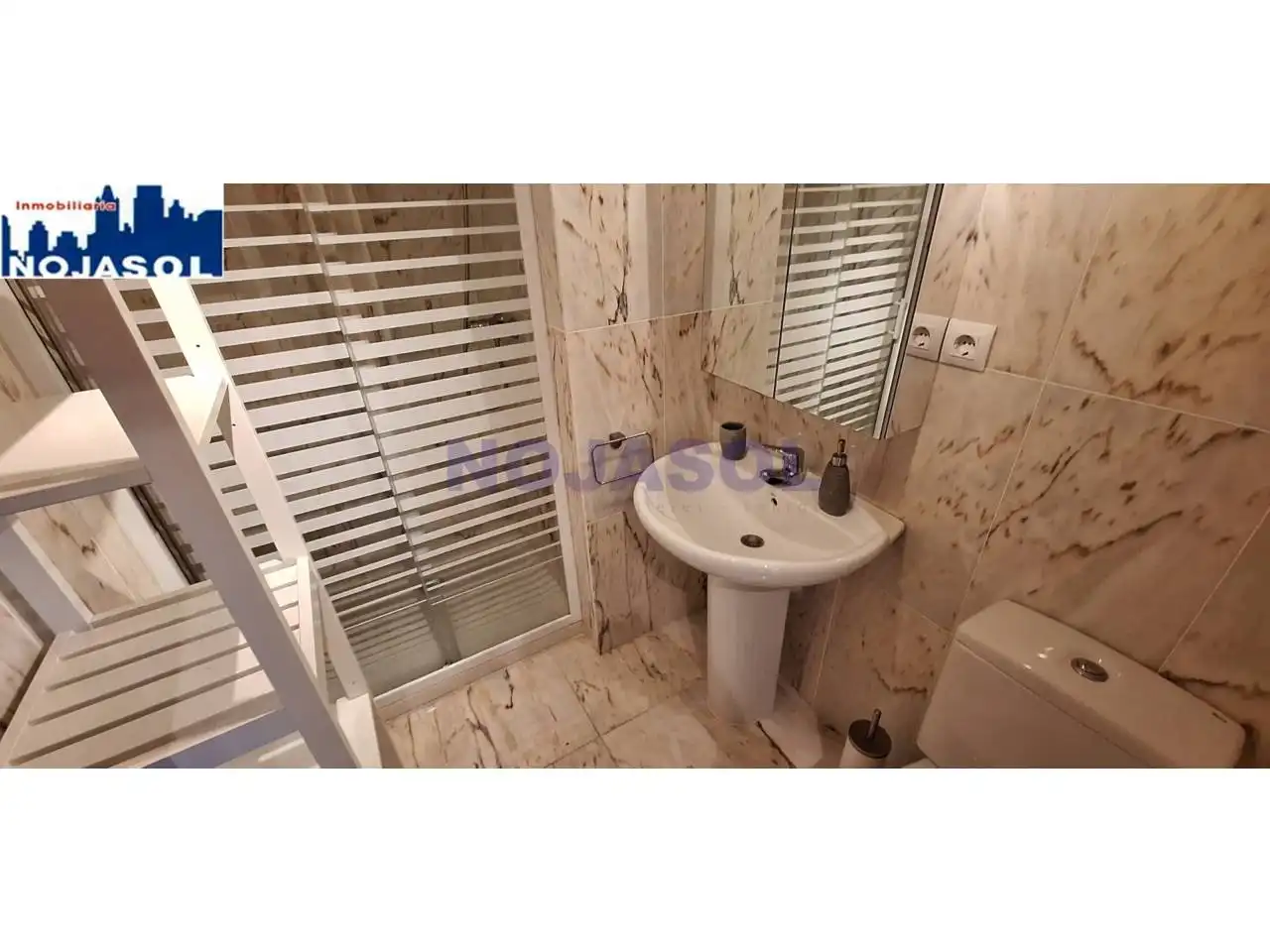 Badezimmer von Dachboden zur Miete in Noja mit Heizung, Terrasse und Abstellraum