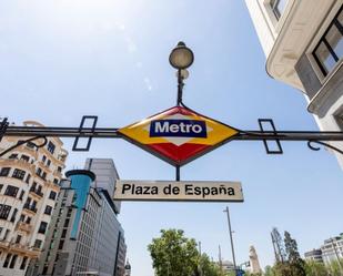 Vista exterior de Apartament en venda en  Madrid Capital amb Calefacció, Terrassa i Balcó