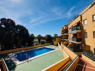 Flat with pool for sale in Calle Aviación 16