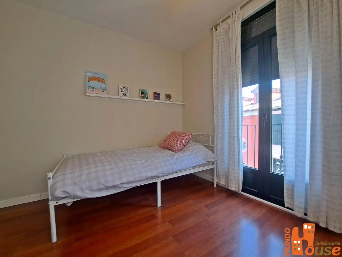 Habitación de Casa adosada en venta en Real Sitio de San Ildefonso con Calefacción y Amueblado