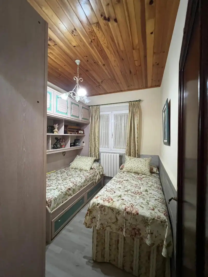 Dormitori de Casa adosada en venda en Palomares del Río amb Aire condicionat, Calefacció i Jardí privat