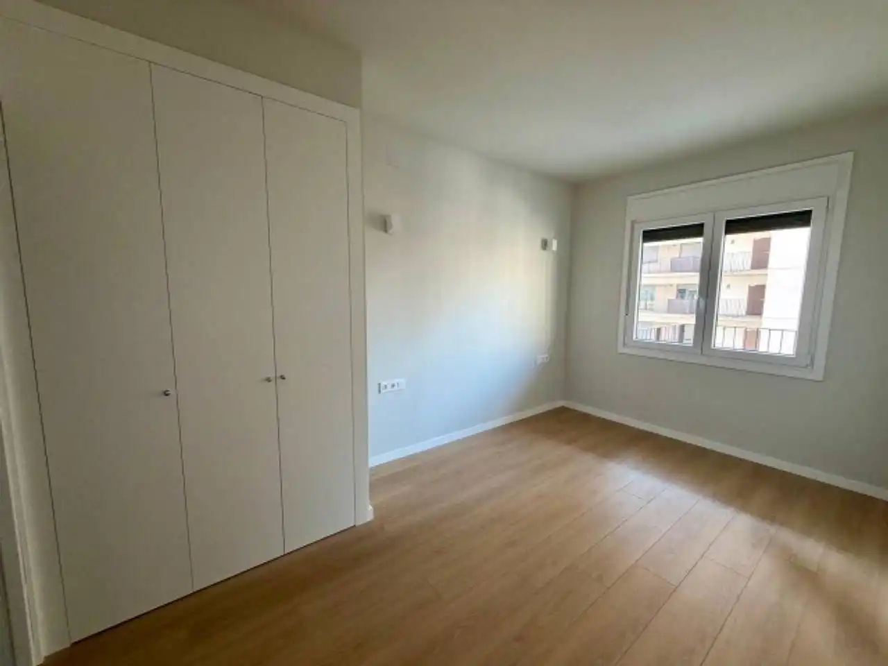 Bedroom of Flat for rent in Terrassa  with Air Conditioner, Heating and Parquet flooring