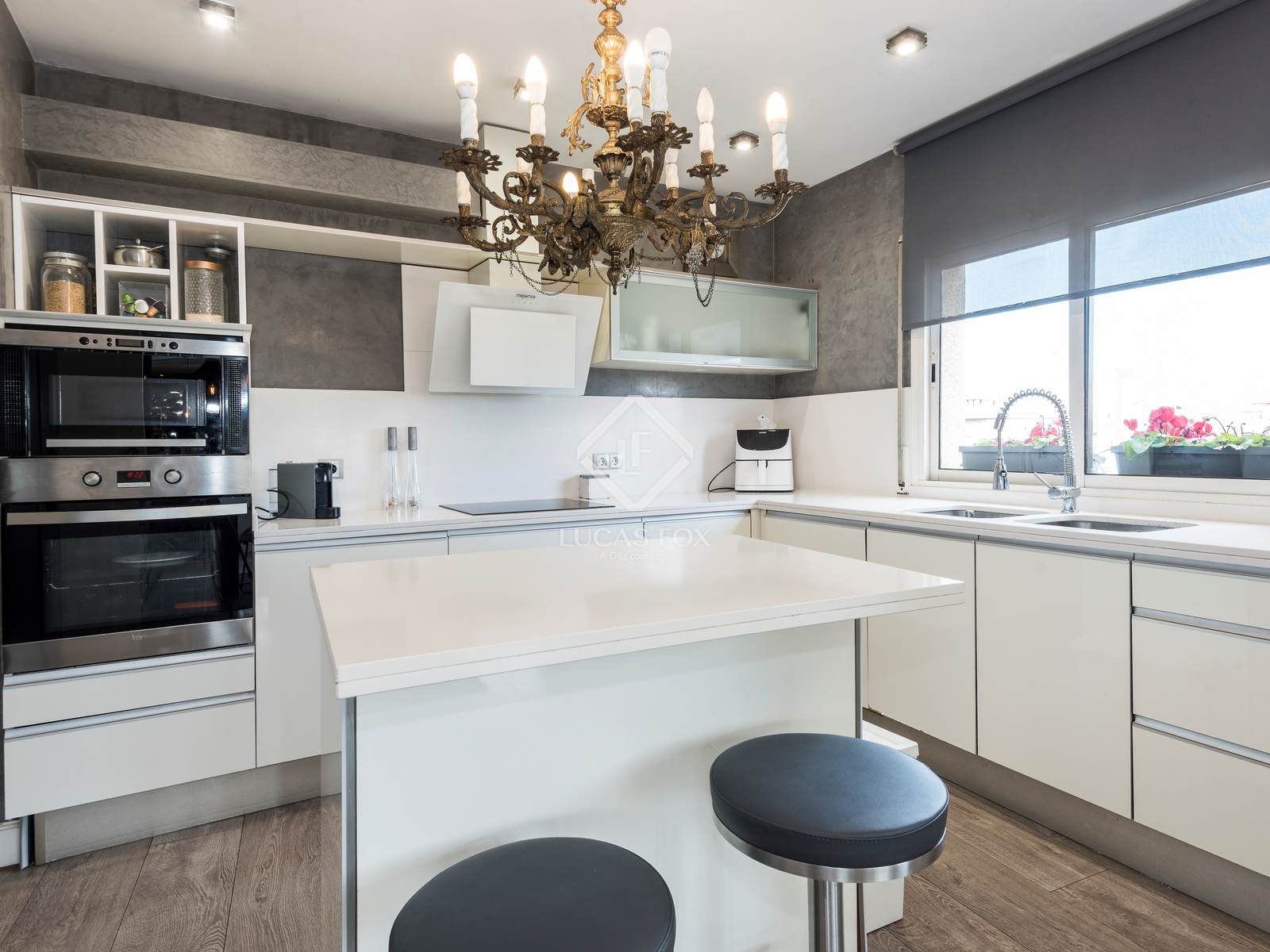 Kitchen of Flat for sale in Vilanova i la Geltrú  with Air Conditioner, Heating and Terrace