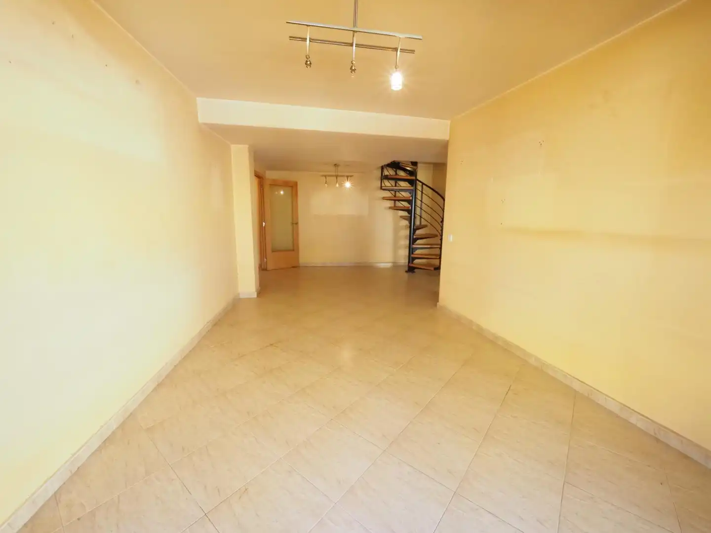 Dúplex en venta en Vilanova del Camí con Terraza, Trastero y Piscina comunitaria