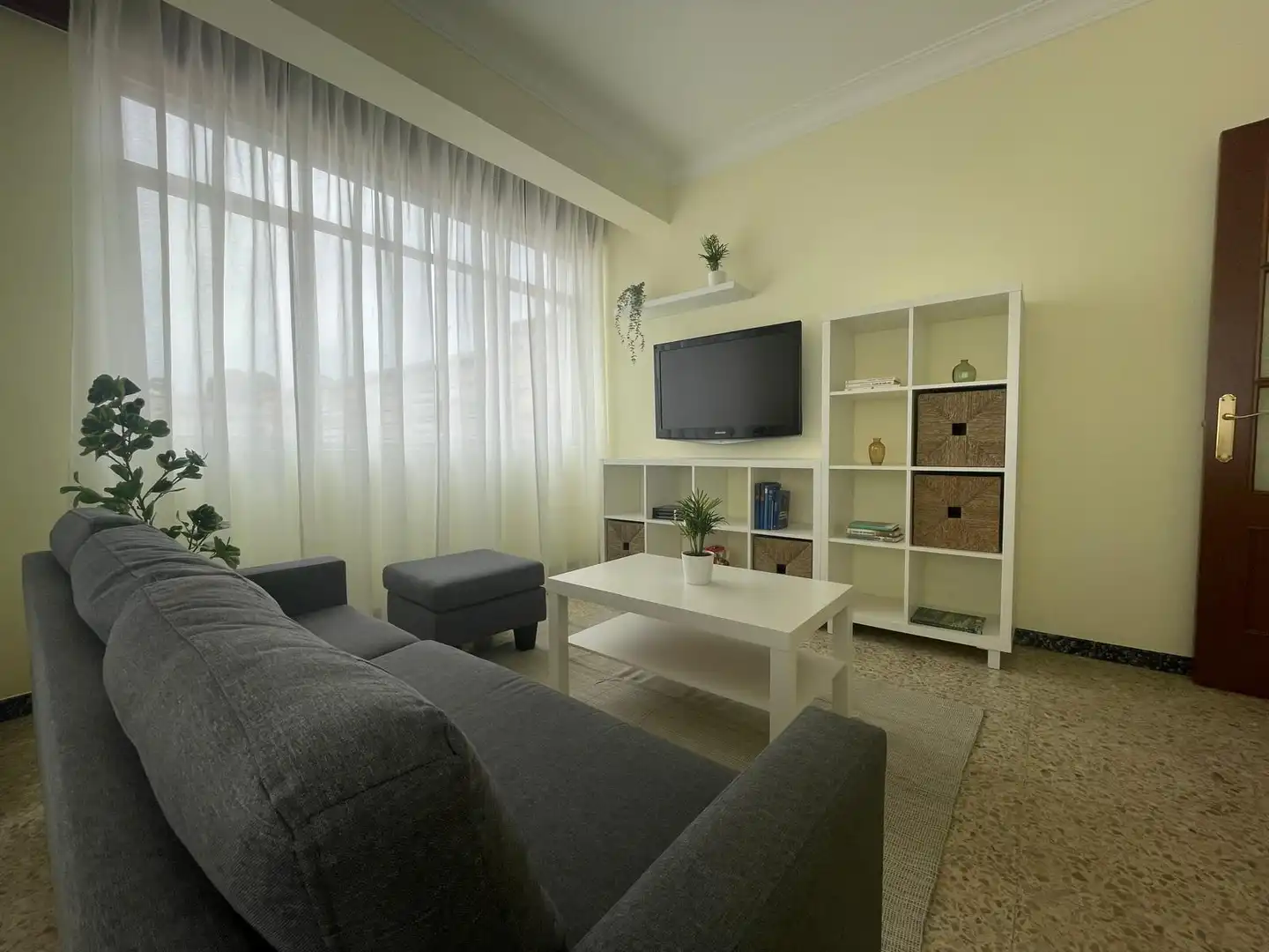 Sala d'estar de Pis de lloguer en Fene amb Moblat, Rentadora i TV
