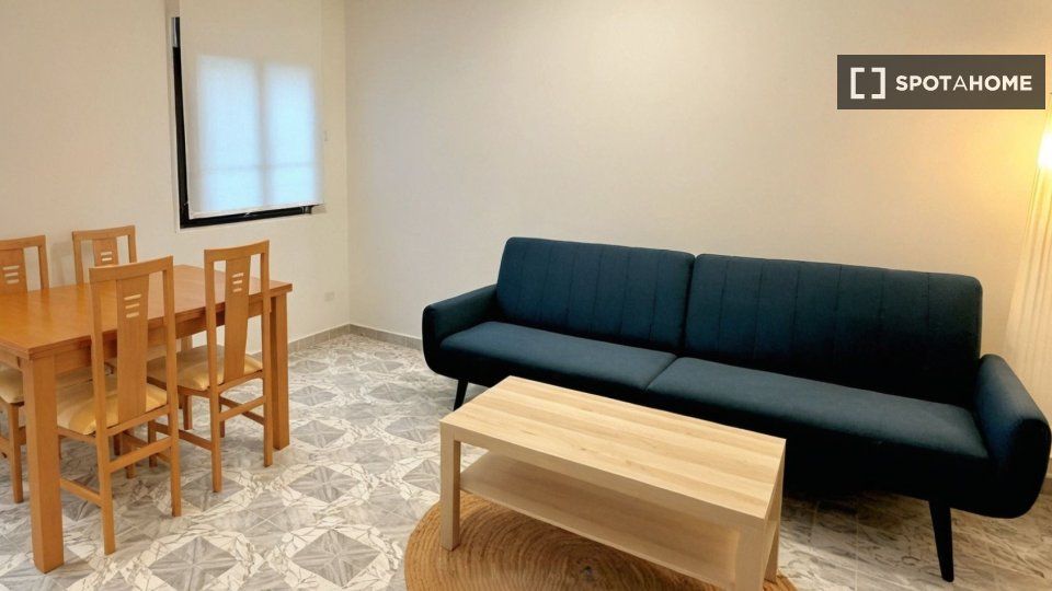 Sala de estar de Piso de alquiler en  Madrid Capital con Aire acondicionado, Calefacción y Amueblado