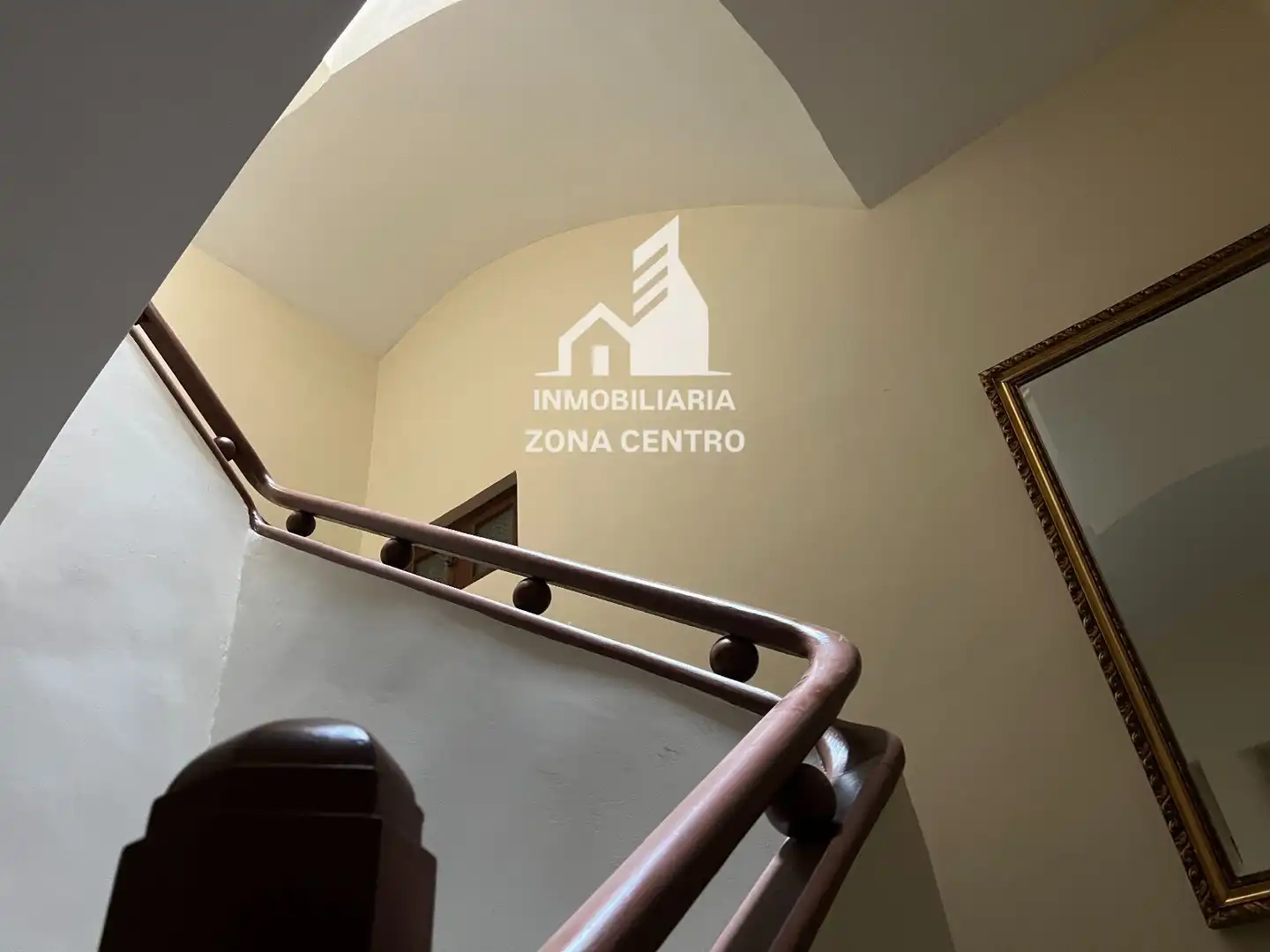 Casa adosada en venta en Sahagún con Calefacción y Amueblado