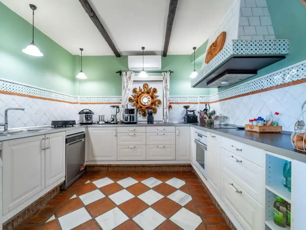 Kitchen of Houses for rent in Benahavís  with Air Conditioner, Heating and Private garden