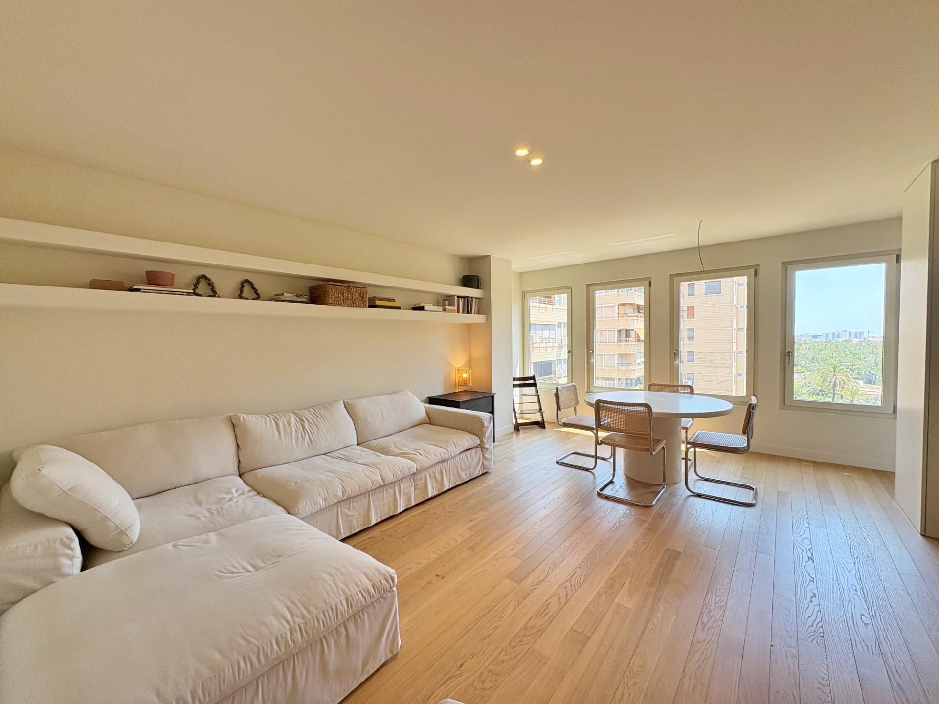 Living room of Flat for sale in Elche / Elx  with Air Conditioner, Heating and Parquet flooring