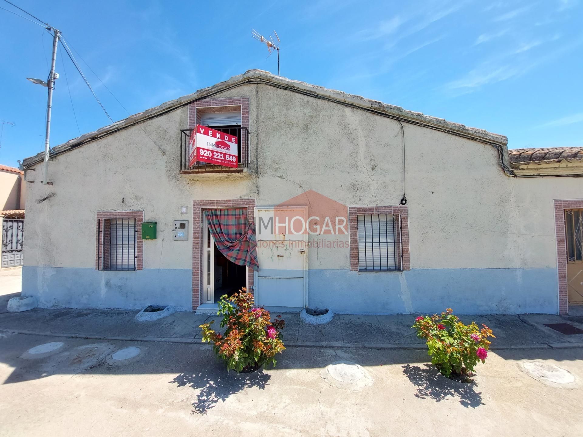 Exterior view of House or chalet for sale in Aldeaseca de la Frontera  with Storage room
