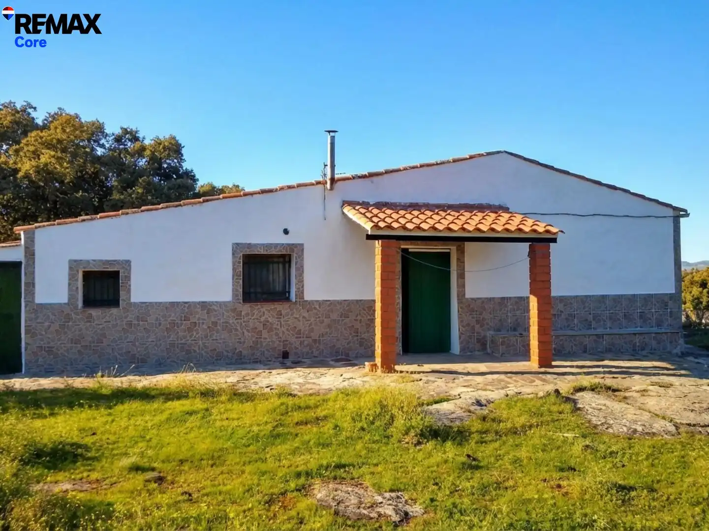 Vista exterior de Casa o chalet en venta en San Vicente de Alcántara con Piscina y Amueblado