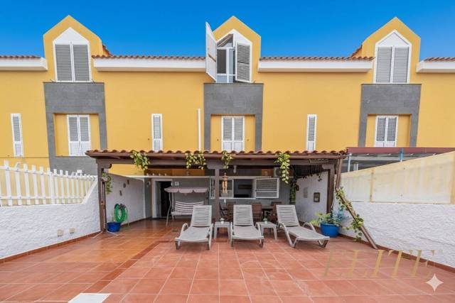 Casa adosada en Venta en Calle Secundino Delgado , 3 en San Fernando