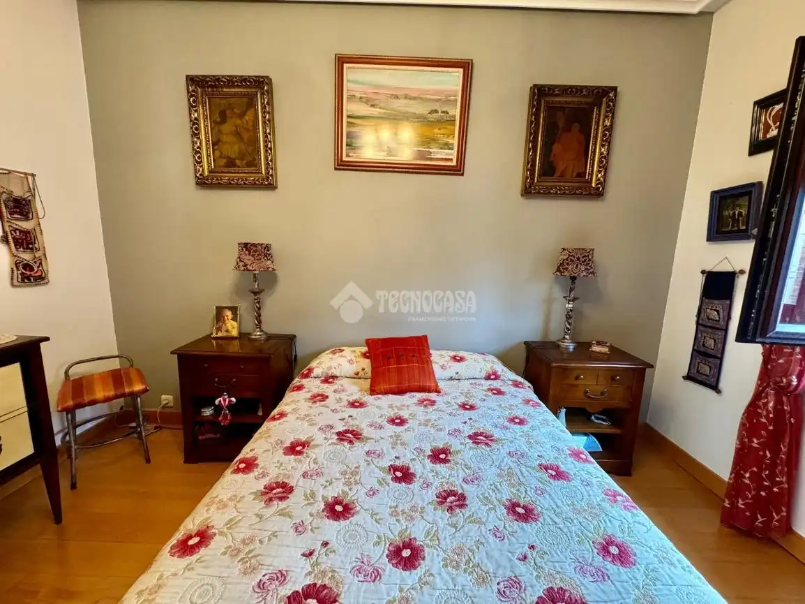 Dormitori de Casa o xalet en venda en El Astillero   amb Calefacció, Parquet i Terrassa