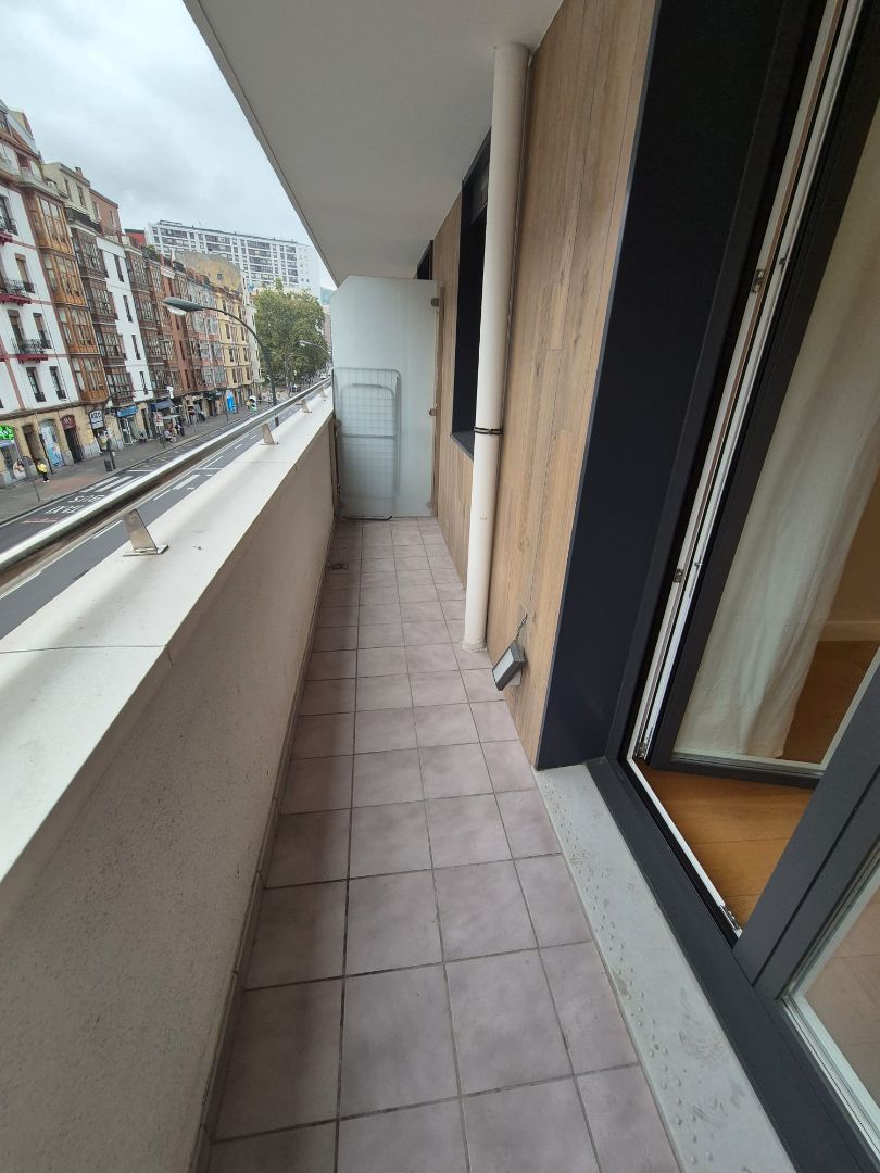Terrassa de Pis de lloguer en Bilbao  amb Calefacció, Terrassa i Traster