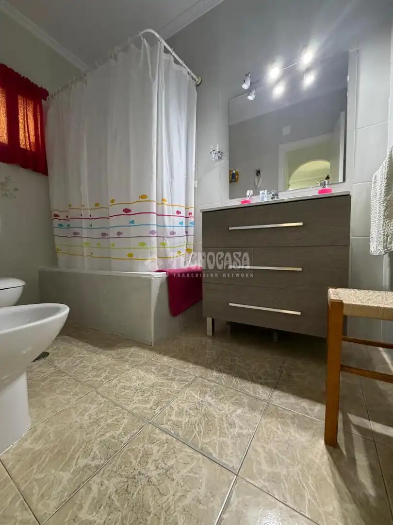 Baño de Piso en venta en Utrera con Aire acondicionado y Calefacción