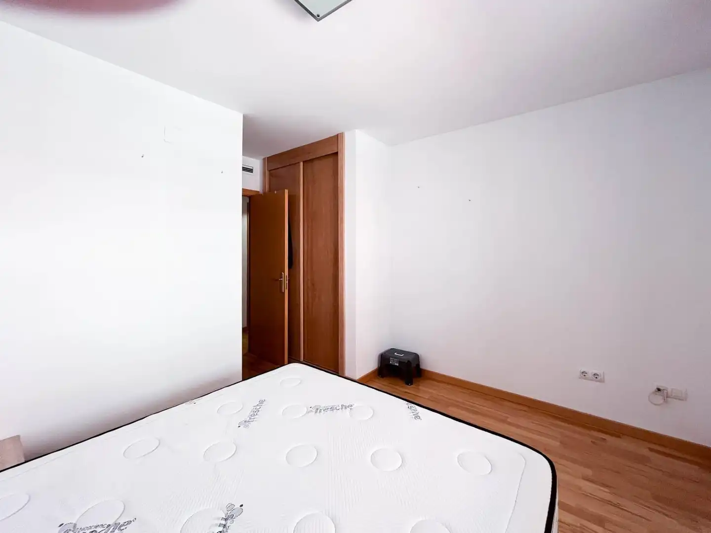 Bedroom of Flat for rent in Paterna  with Air Conditioner, Heating and Private garden