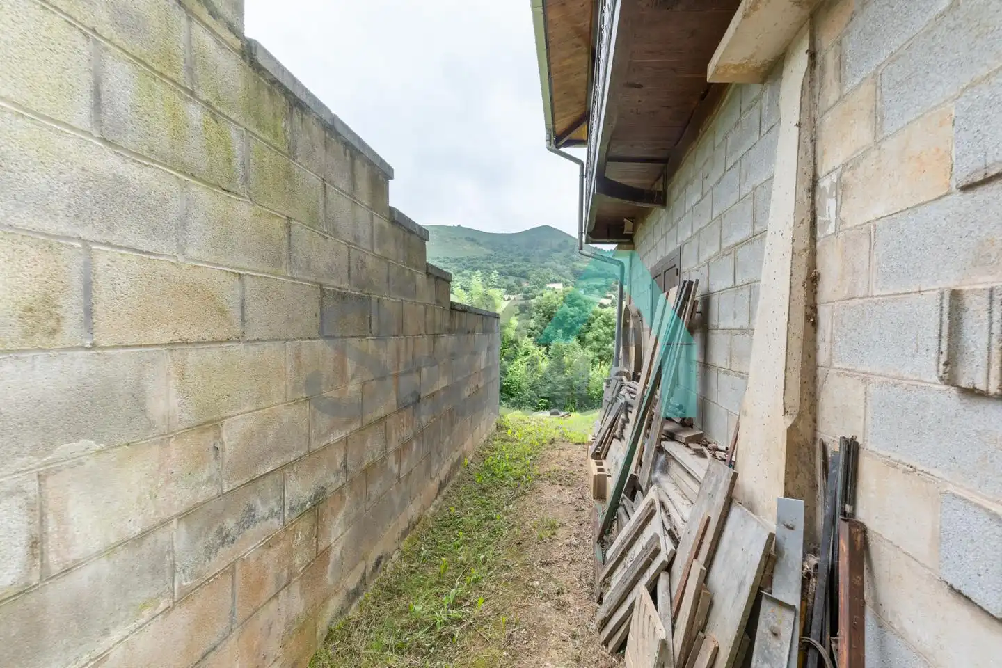 Casa con jardín en venta en Ballongo, imagen 11
