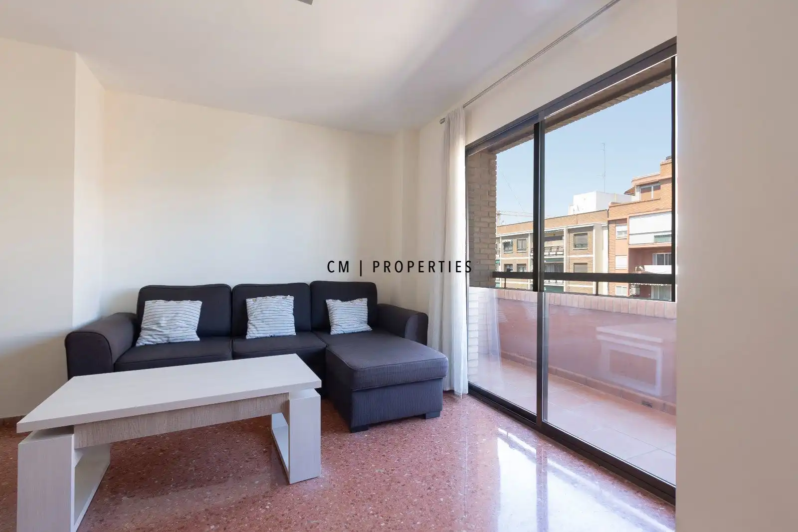 Außenansicht von Wohnung zur Miete in Valencia mit Klimaanlage, Heizung und Terrasse