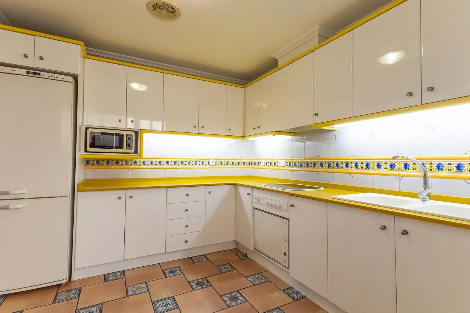 Kitchen of Flat for rent in Orihuela  with Air Conditioner and Furnished
