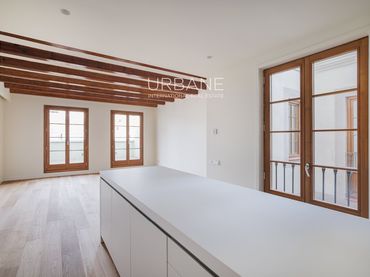 Appartamento con balcone in vendita a pau claris