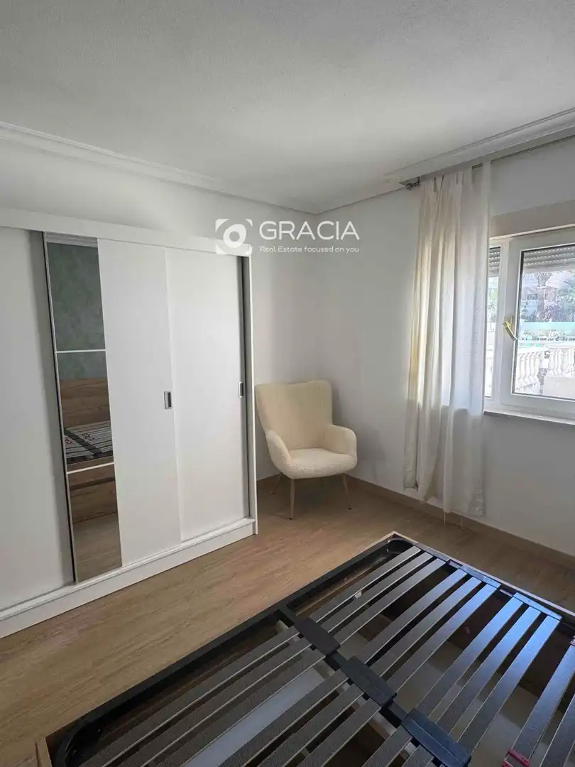 Habitación de Piso de alquiler en Arona con Terraza, Piscina y Amueblado