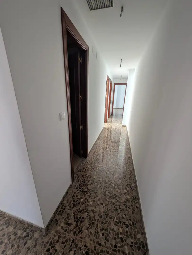 Wohnung zum Verkauf in Lucena mit Terrasse, Abstellraum und Balkon