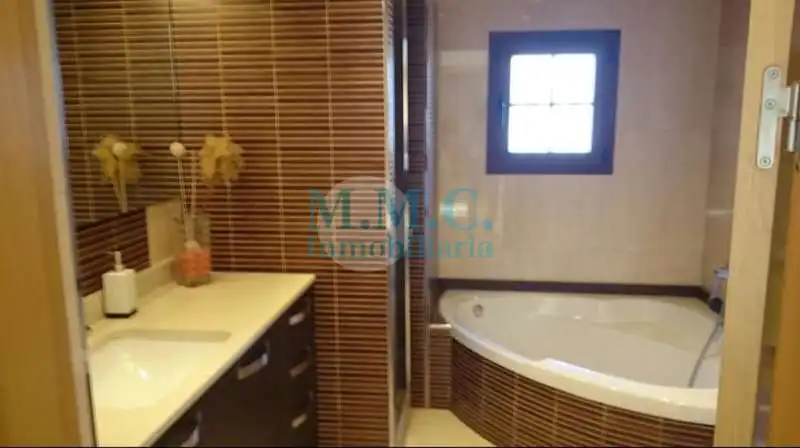 Villa mit Garten zum Verkauf in Roquetas de Mar ciudad, imagen 9
