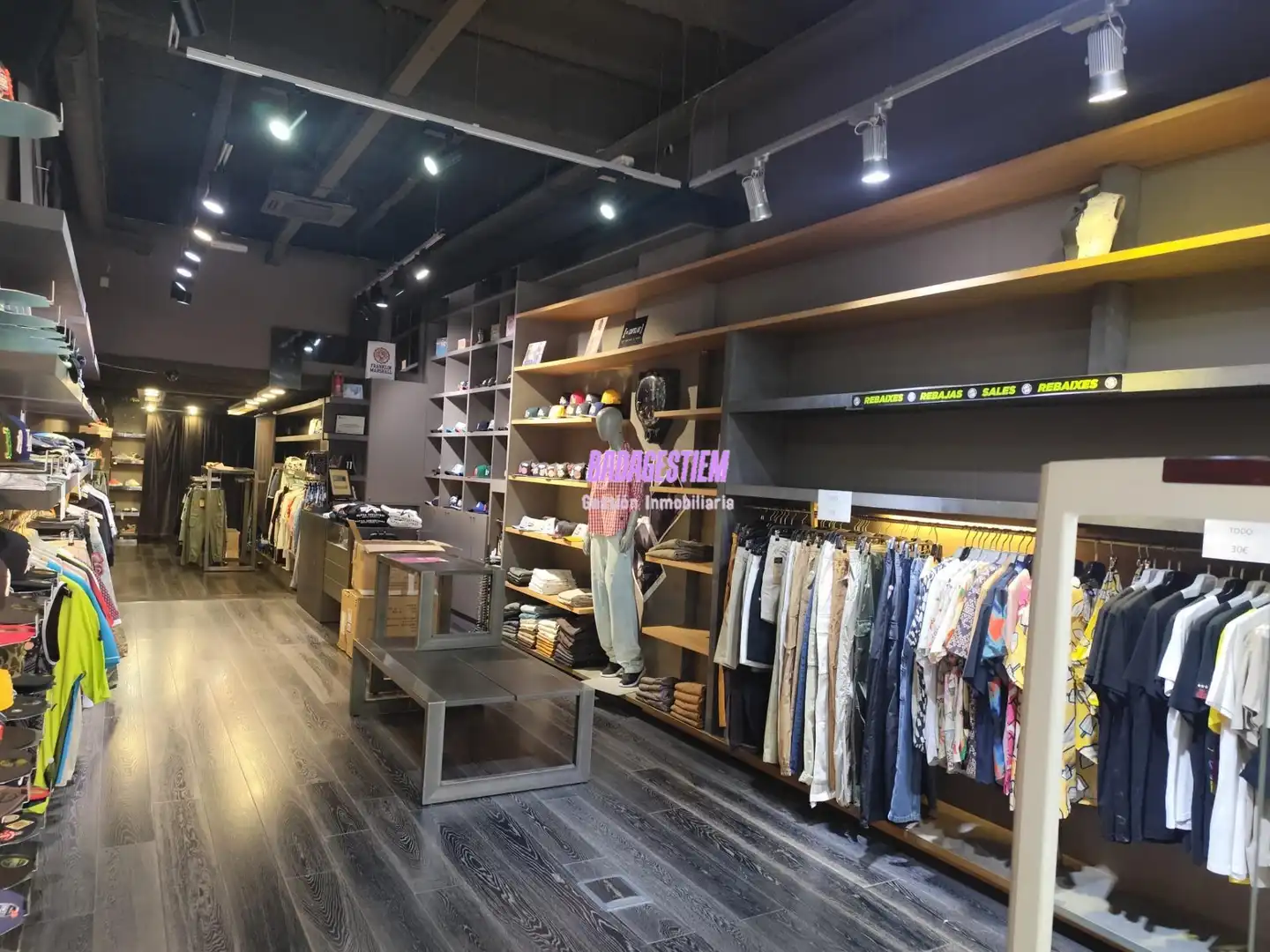 Local comercial de lloguer a Centre