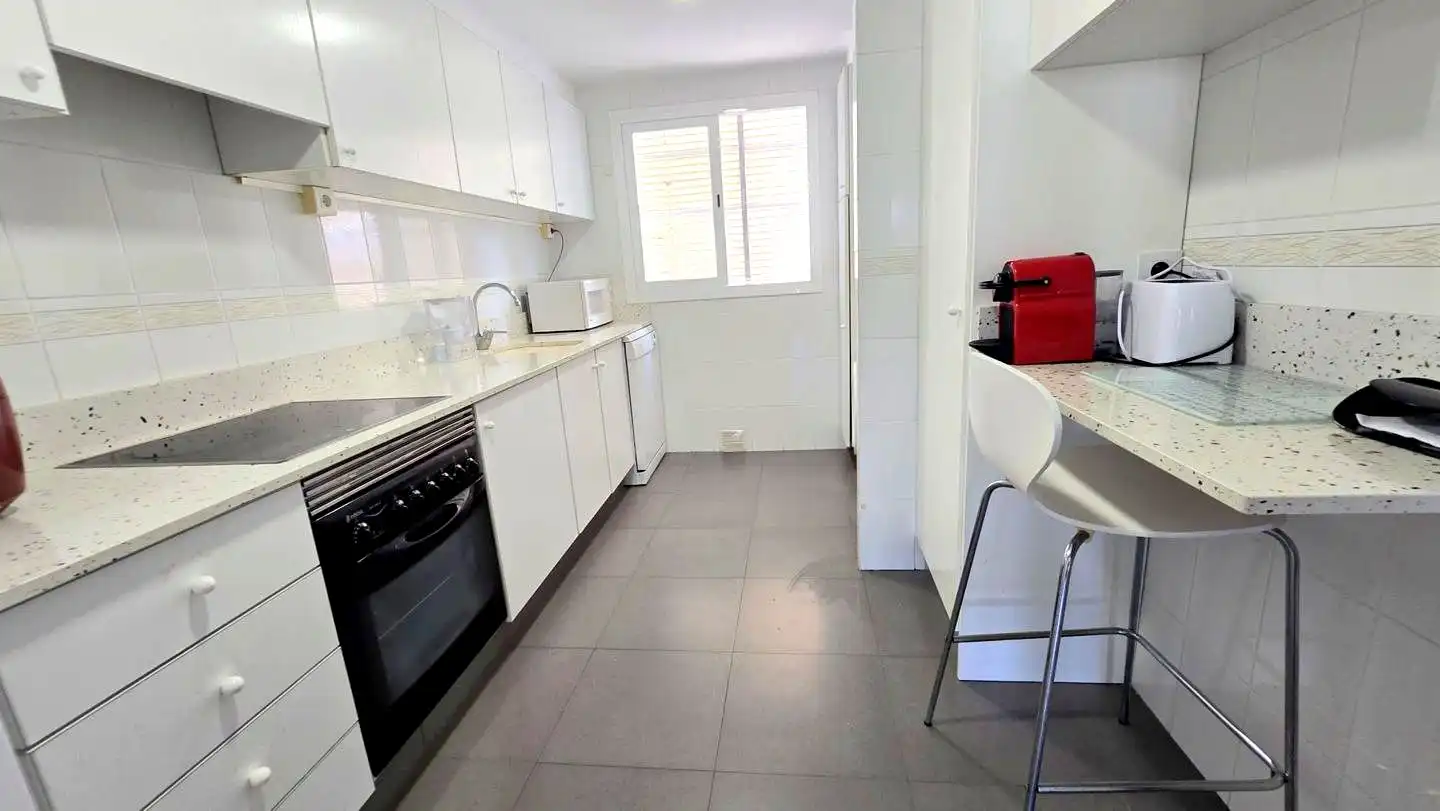 Cuina de Apartament de lloguer en Gandia amb Aire condicionat, Parquet i Terrassa