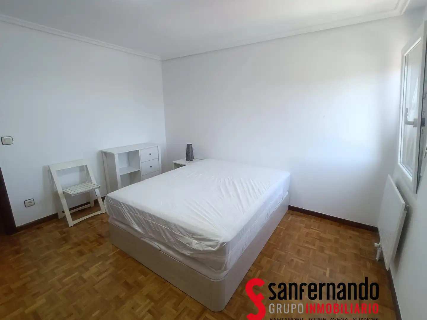 Bedroom of Flat for rent in Santander  with Heating, Parquet flooring and Furnished