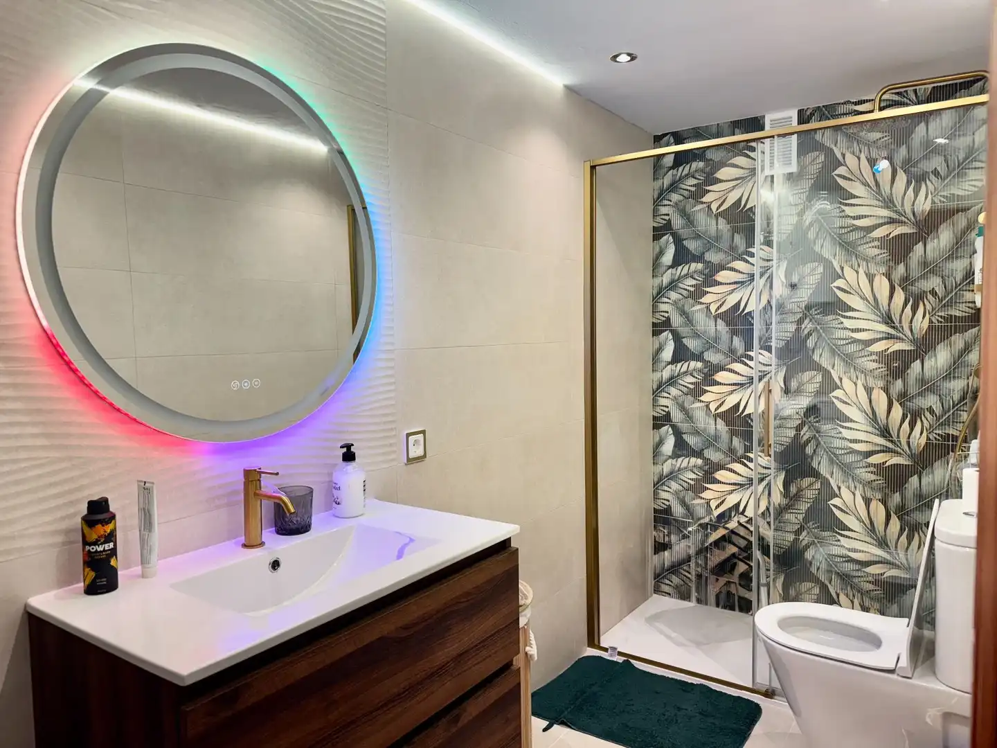 Badezimmer von Wohnungen zur Miete in Benidorm mit Klimaanlage, Möbliert und Gemeinschaftspool