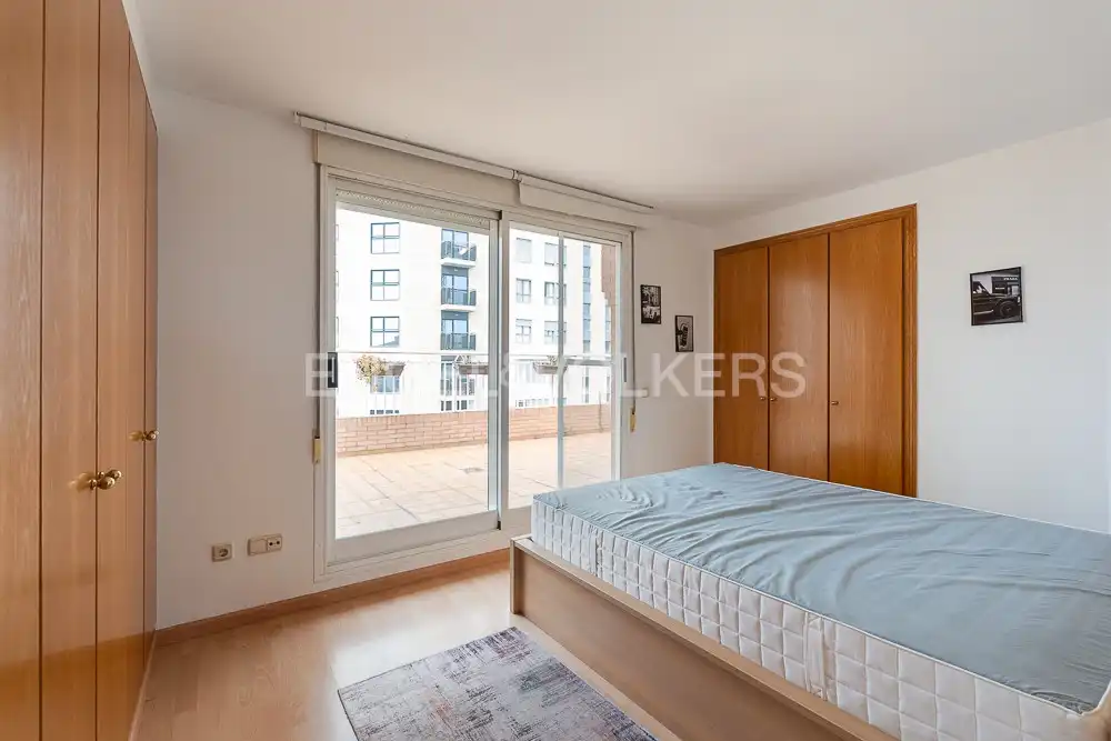 Dormitori de Àtic de lloguer en Valencia amb Aire condicionat, Calefacció i Parquet