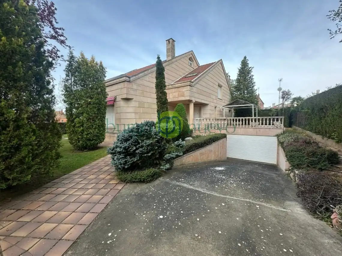 Vista exterior de Casa o chalet en venta en Las Eras de Renueva