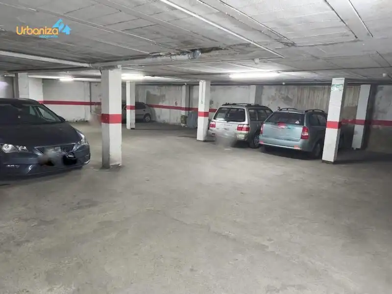 Parkplatz von Garage zum Verkauf in Badajoz