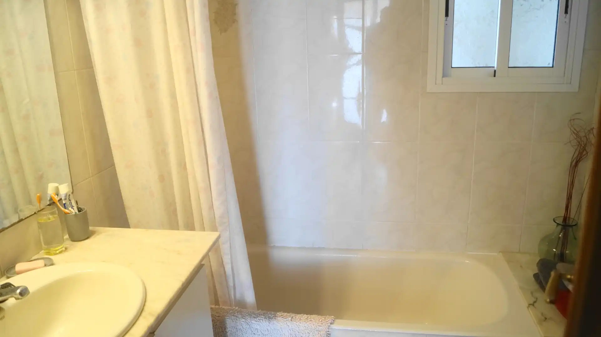 Badezimmer von Haus oder Chalet zum Verkauf in L'Ametlla del Vallès mit Klimaanlage, Heizung und Privatgarten