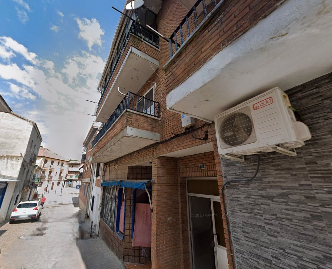 Vista exterior de Piso en venta en Pelayos de la Presa
