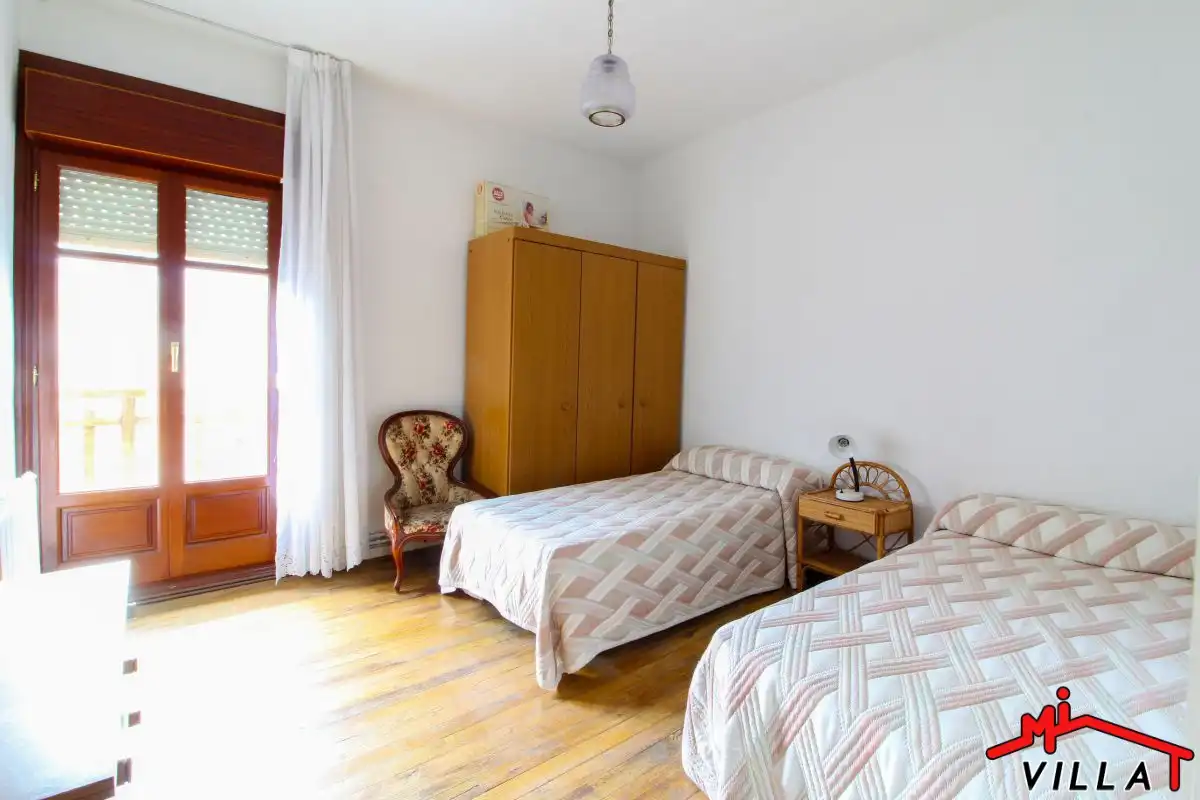 Habitación de Casa o chalet en venta en Laredo con Calefacción, Terraza y Amueblado