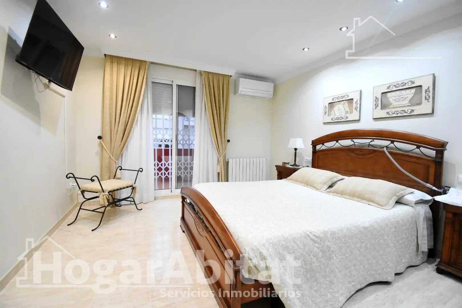 Habitación de Casa adosada en venta en El Real de Gandia con Aire acondicionado, Terraza y Trastero