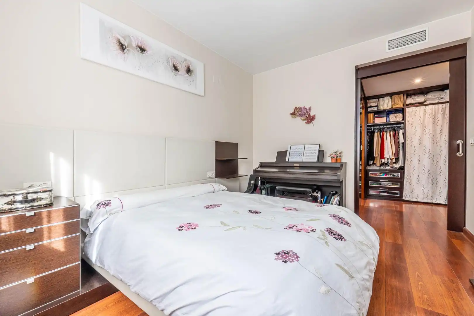 Schlafzimmer von Wohnung zum Verkauf in Granada mit Heizung, Privatgarten und Balkon