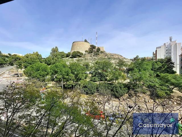 Piso en Alquiler en Calle Maestro Barbieri en Mercado