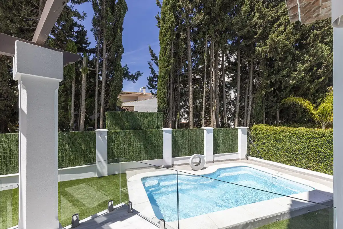 Reihenhaus mit Pool zum Verkauf in Estepona,Centro,Avenida Juan Carlos I, imagen 5