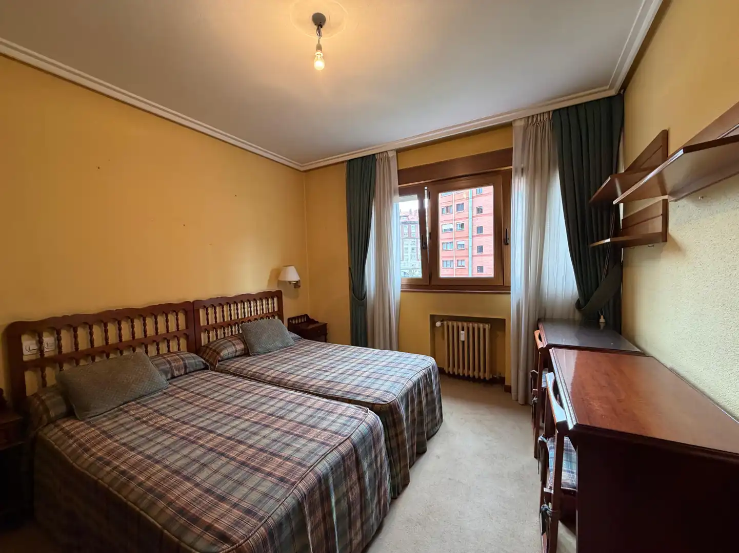 Habitación de Piso en venta en Avilés con Calefacción, Parquet y Terraza