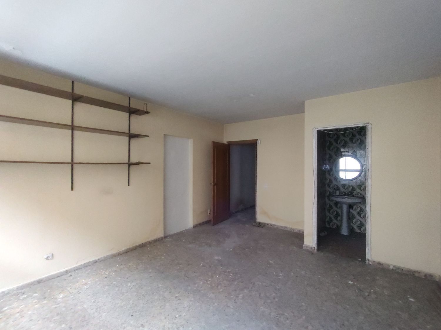 Dormitori de Local en venda en Segovia Capital