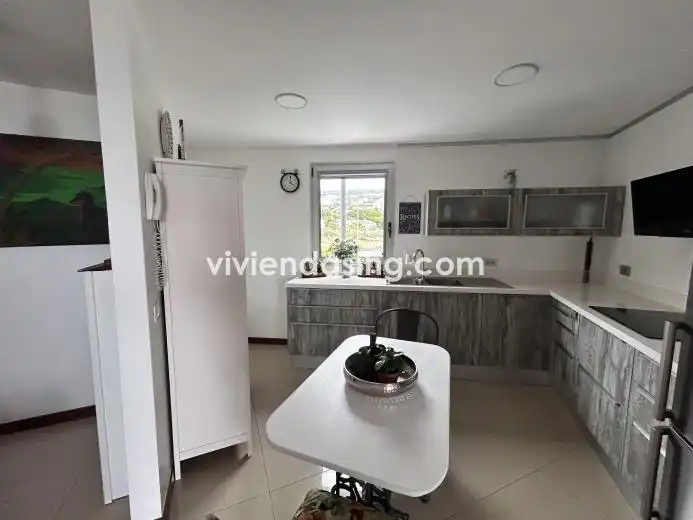 Flat for sale in Calle la Gorvorana, Longuera - Toscal