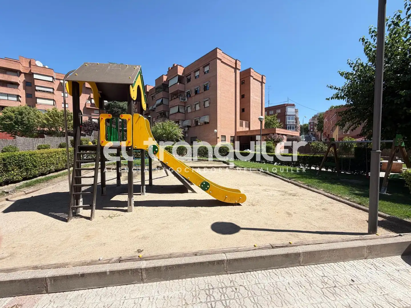 Aparcament de Pis de lloguer en Alcobendas amb Aire condicionat, Piscina i Moblat