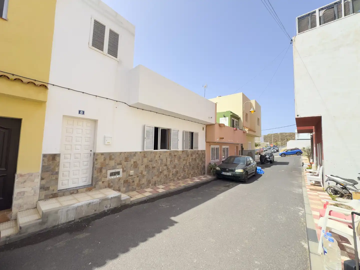 Vista exterior de Casa o xalet en venda en Arico amb Terrassa, Traster i Moblat