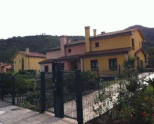 Vista exterior de Casa adosada en venda en Ribera de Arriba